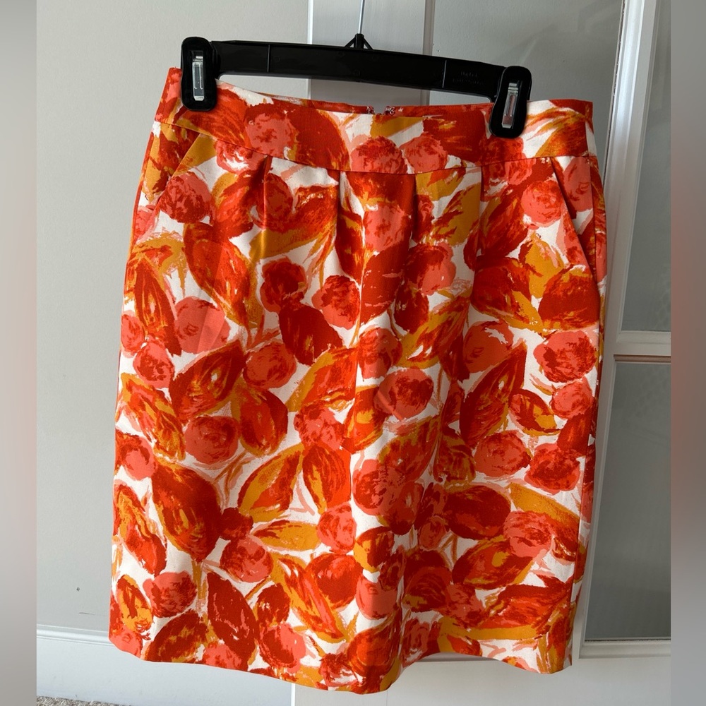 HALOGEN CAMELLIA PRINT SILK BLEND SKIRT -NEVER WORN Size 4